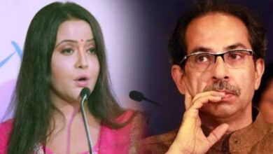 amruta fadanvis and uddhav thackeray