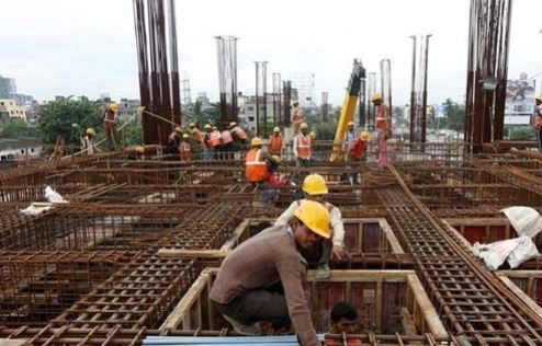 pune metro worker